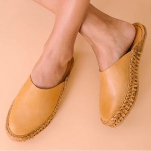 Mohinders Solid Slide- Honey